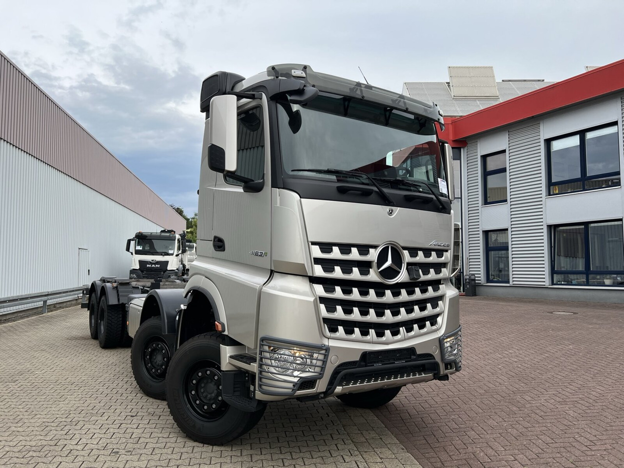 Hook lift truck Mercedes-Benz Arocs 4163/8x4 Arocs 4163/8x4, Hiab 26.59, Funk, Multimedia Cockpit,: picture 10 Hook lift truck Mercedes-Benz Arocs 4163/8x4 Arocs 4163/8x4, Hiab 26.59, Funk, Multimedia Cockpit,: picture 10