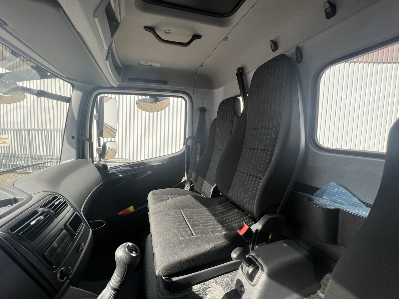 Cab chassis truck Mercedes-Benz Atego 818/23 K 4x2 Atego 818/23 K 4x2, 2x AHK, 5x VORHANDEN!: picture 8