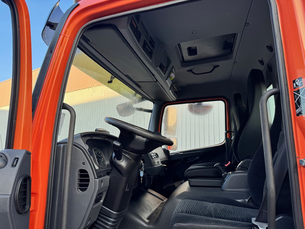 Mercedes-Benz Atego 824 L 4x2 Atego 824 L 4x2, Motorabtrieb, City-Abroller - Hook lift truck: picture 3 Mercedes-Benz Atego 824 L 4x2 Atego 824 L 4x2, Motorabtrieb, City-Abroller - Hook lift truck: picture 3
