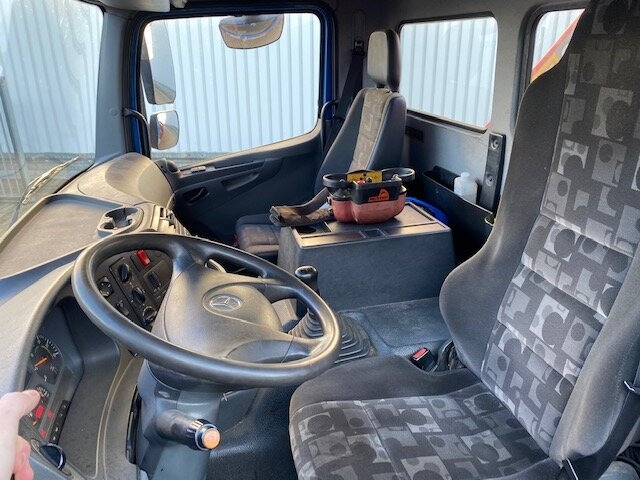 Mercedes-Benz Axor 1828 L 4x2 Axor 1828 L 4x2 mit Kran Palfinger PK 9501, Funk - Crane truck, Dropside/ Flatbed truck: picture 5 Mercedes-Benz Axor 1828 L 4x2 Axor 1828 L 4x2 mit Kran Palfinger PK 9501, Funk - Crane truck, Dropside/ Flatbed truck: picture 5