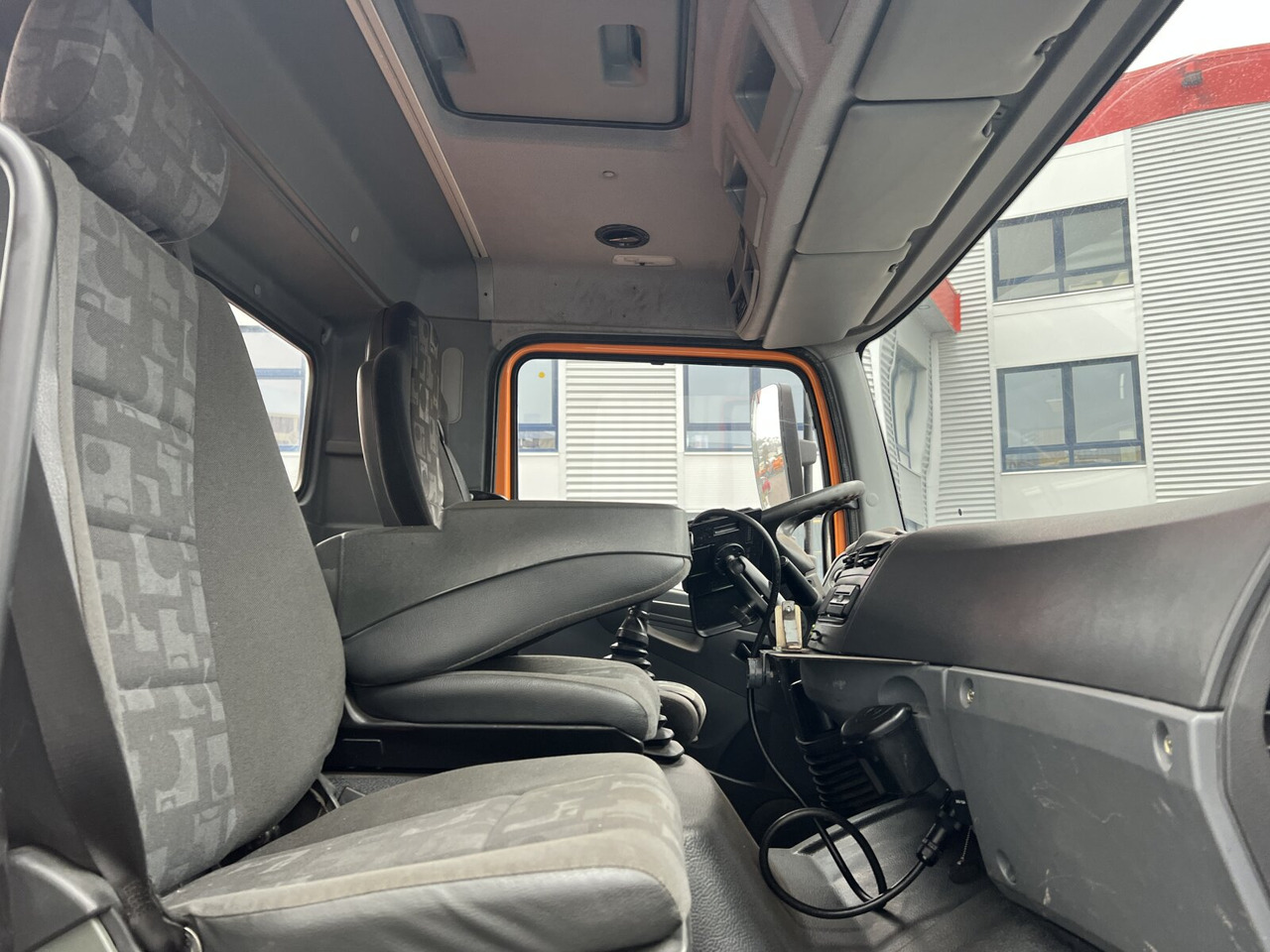 Tipper Mercedes-Benz Axor 1833 AK 4x4 Axor 1833 AK 4x4, Winterdienstausstattung: picture 7