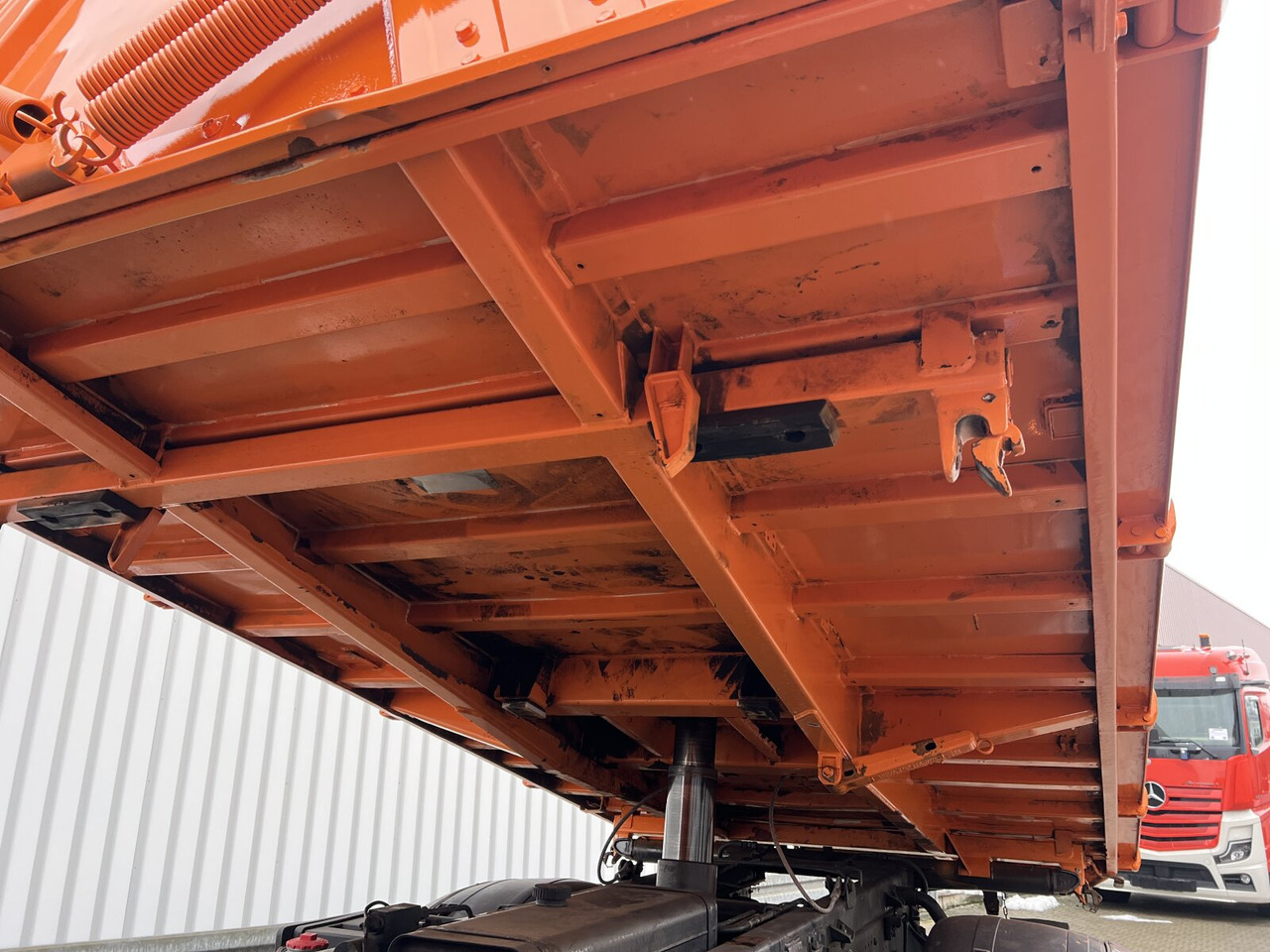 Tipper Mercedes-Benz Axor 1833 AK 4x4 Axor 1833 AK 4x4, Winterdienstausstattung: picture 12