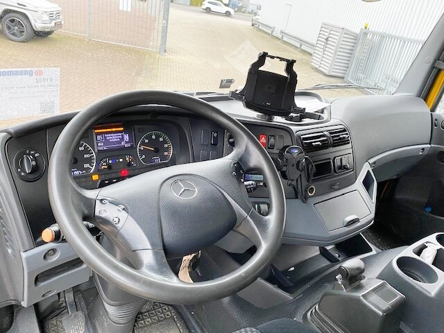 Mercedes-Benz Axor 1833 L 4x2 Axor 1833 L 4x2 mit Heckkran Hiab XS 133 K-2 - Crane truck, Dropside/ Flatbed truck: picture 3 Mercedes-Benz Axor 1833 L 4x2 Axor 1833 L 4x2 mit Heckkran Hiab XS 133 K-2 - Crane truck, Dropside/ Flatbed truck: picture 3