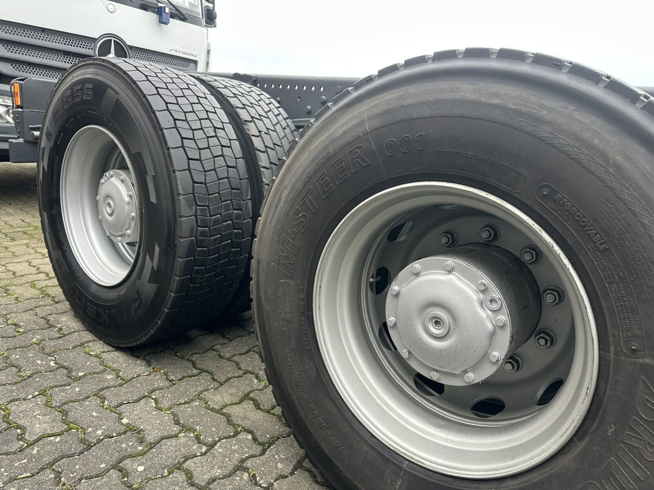 Mercedes-Benz Axor 2629 K 6x4 Axor 2629 K 6x4, PTO, Steel, Manual, 6-Zylinder - Cab chassis truck: picture 2 Mercedes-Benz Axor 2629 K 6x4 Axor 2629 K 6x4, PTO, Steel, Manual, 6-Zylinder - Cab chassis truck: picture 2