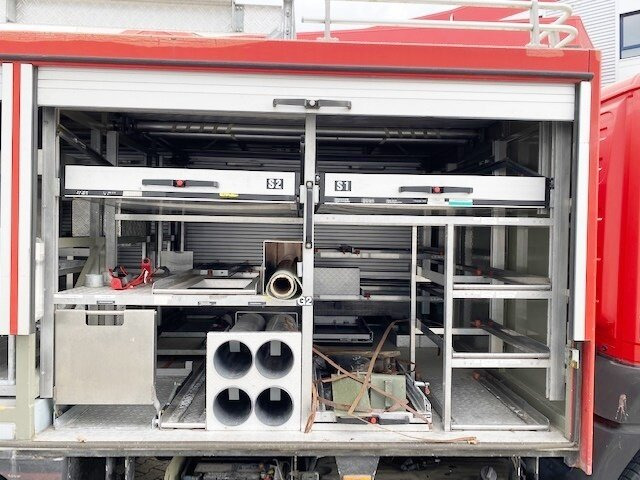 Mercedes-Benz LK 814 F 4x2 LK 814 F 4x2, Ziegler RW1, 6-Zylinder Motor - Fire truck: picture 2 Mercedes-Benz LK 814 F 4x2 LK 814 F 4x2, Ziegler RW1, 6-Zylinder Motor - Fire truck: picture 2