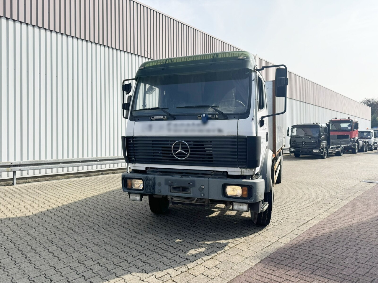 Dropside/ Flatbed truck Mercedes-Benz SK 1827L 4x2 SK 1827L 4x2: picture 8 Dropside/ Flatbed truck Mercedes-Benz SK 1827L 4x2 SK 1827L 4x2: picture 8
