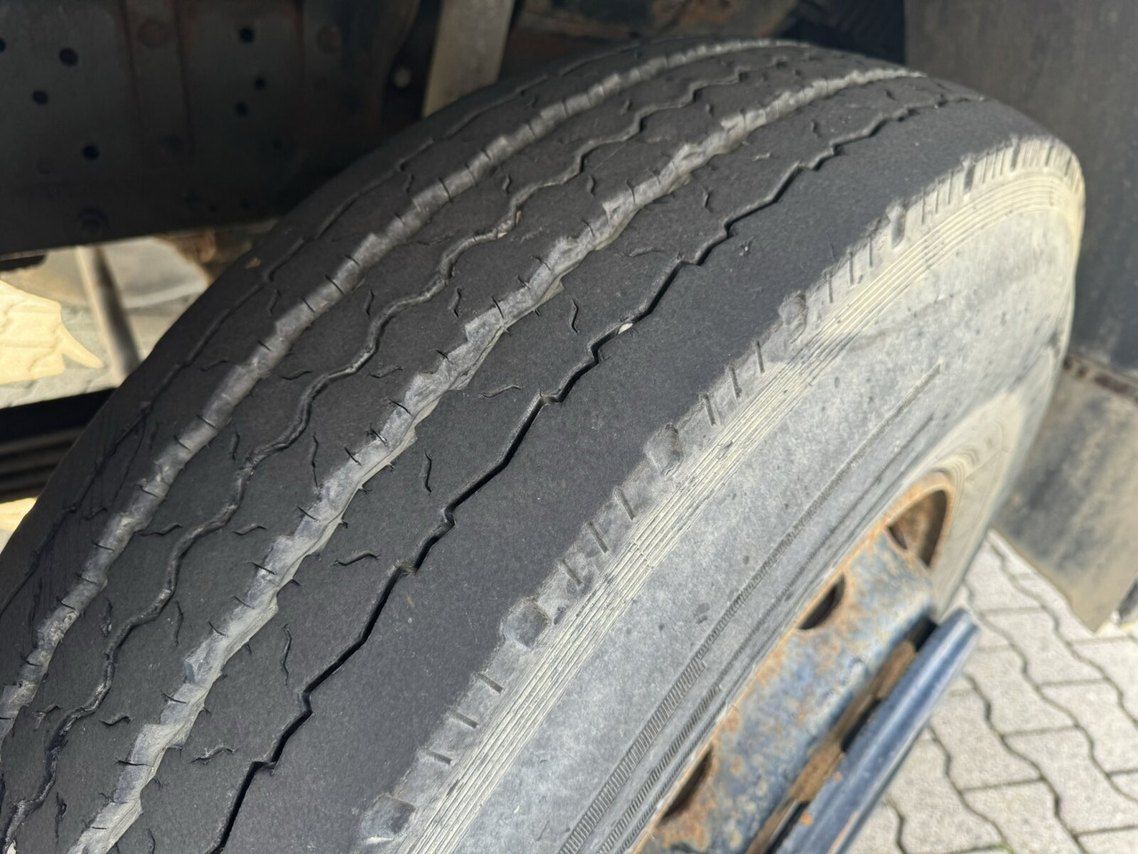 Dropside/ Flatbed truck Mercedes-Benz SK 1827L 4x2 SK 1827L 4x2: picture 6 Dropside/ Flatbed truck Mercedes-Benz SK 1827L 4x2 SK 1827L 4x2: picture 6