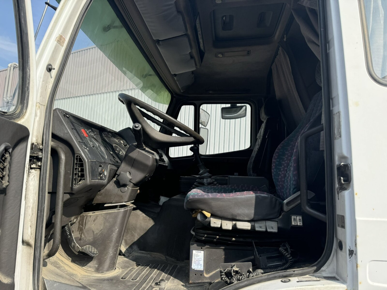 Interior photo 1: Dropside/ Flatbed truck Mercedes-Benz SK 1827L 4x2 SK 1827L 4x2 Interior photo 1: Dropside/ Flatbed truck Mercedes-Benz SK 1827L 4x2 SK 1827L 4x2