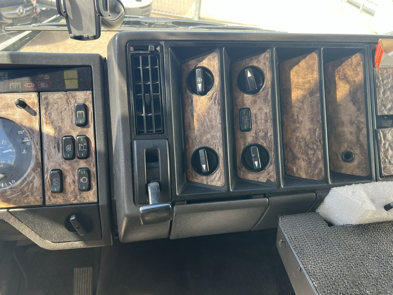 Curtainsider truck Mercedes-Benz SK 2435 L 6x2 SK 2435 L 6x2, V8: picture 7