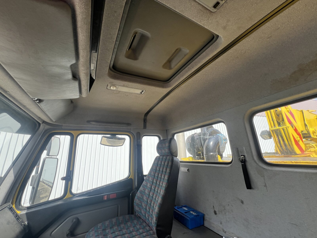 Mercedes-Benz SK II 2638/44 A 6x6 SK II 2638/44 A 6x6, V8, Retarder - Cab chassis truck: picture 5 Mercedes-Benz SK II 2638/44 A 6x6 SK II 2638/44 A 6x6, V8, Retarder - Cab chassis truck: picture 5