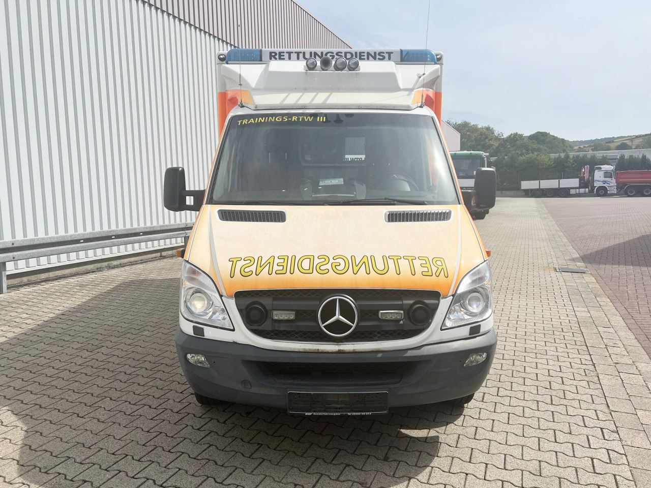 Ambulance Mercedes-Benz Sprinter 516 CDI 4x2 Sprinter 516 CDI 4x2, Rettungswagen, Bi-Xenon: picture 8 Ambulance Mercedes-Benz Sprinter 516 CDI 4x2 Sprinter 516 CDI 4x2, Rettungswagen, Bi-Xenon: picture 8