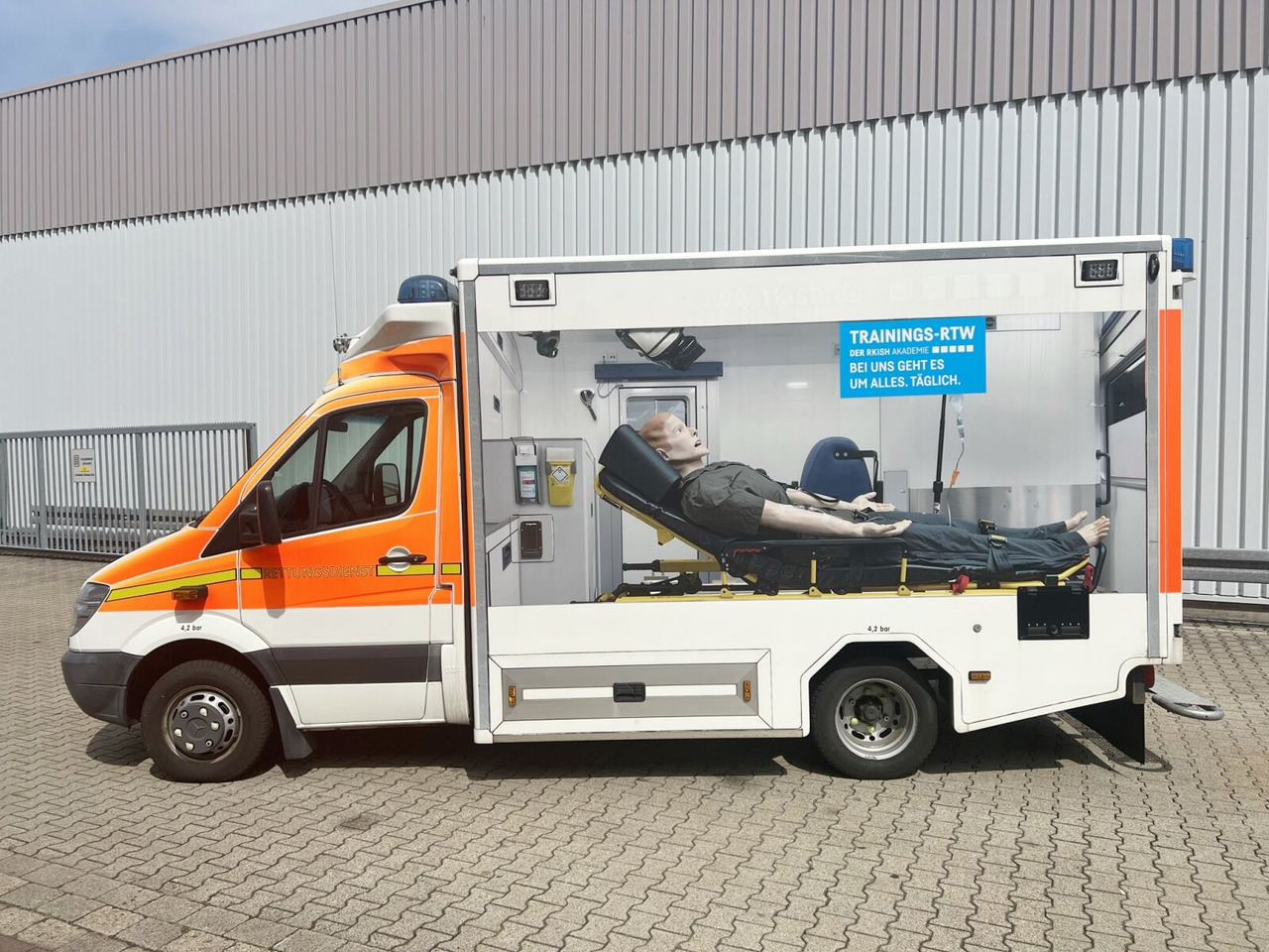 Ambulance Mercedes-Benz Sprinter 516 CDI 4x2 Sprinter 516 CDI 4x2, Rettungswagen, Bi-Xenon: picture 14 Ambulance Mercedes-Benz Sprinter 516 CDI 4x2 Sprinter 516 CDI 4x2, Rettungswagen, Bi-Xenon: picture 14