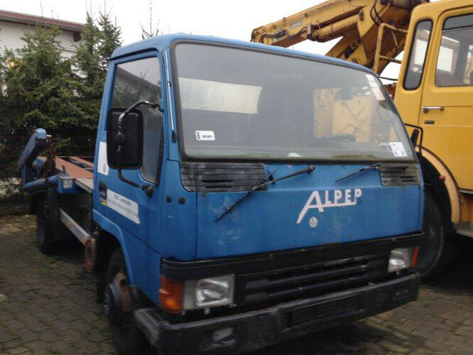 Skip loader truck Mitsubishi Canter 4x2: picture 7