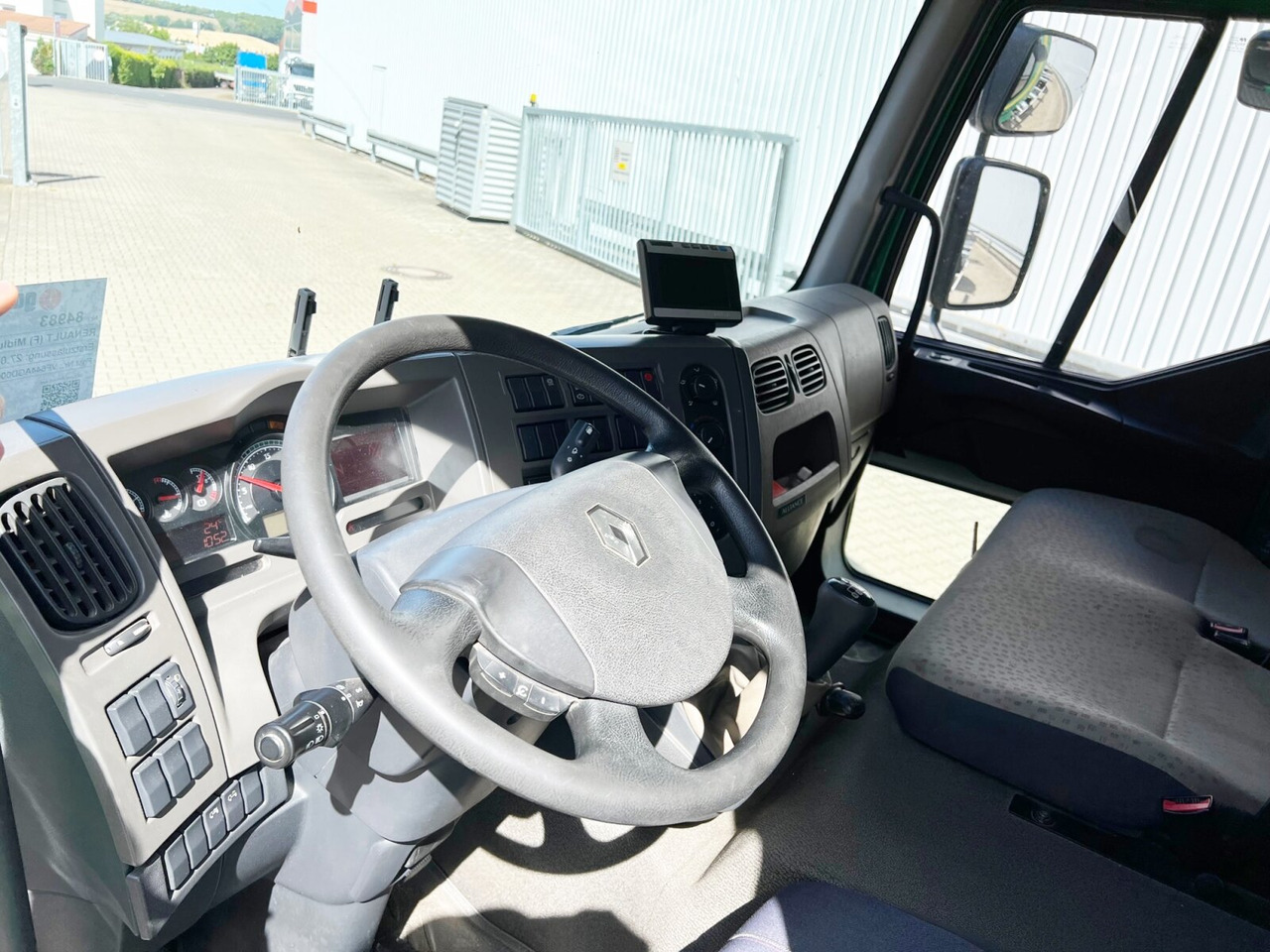 Renault Midlum 220.12 4x2 Midlum 220.12 4x2, BDF verschiedene Größen - Cab chassis truck: picture 2 Renault Midlum 220.12 4x2 Midlum 220.12 4x2, BDF verschiedene Größen - Cab chassis truck: picture 2