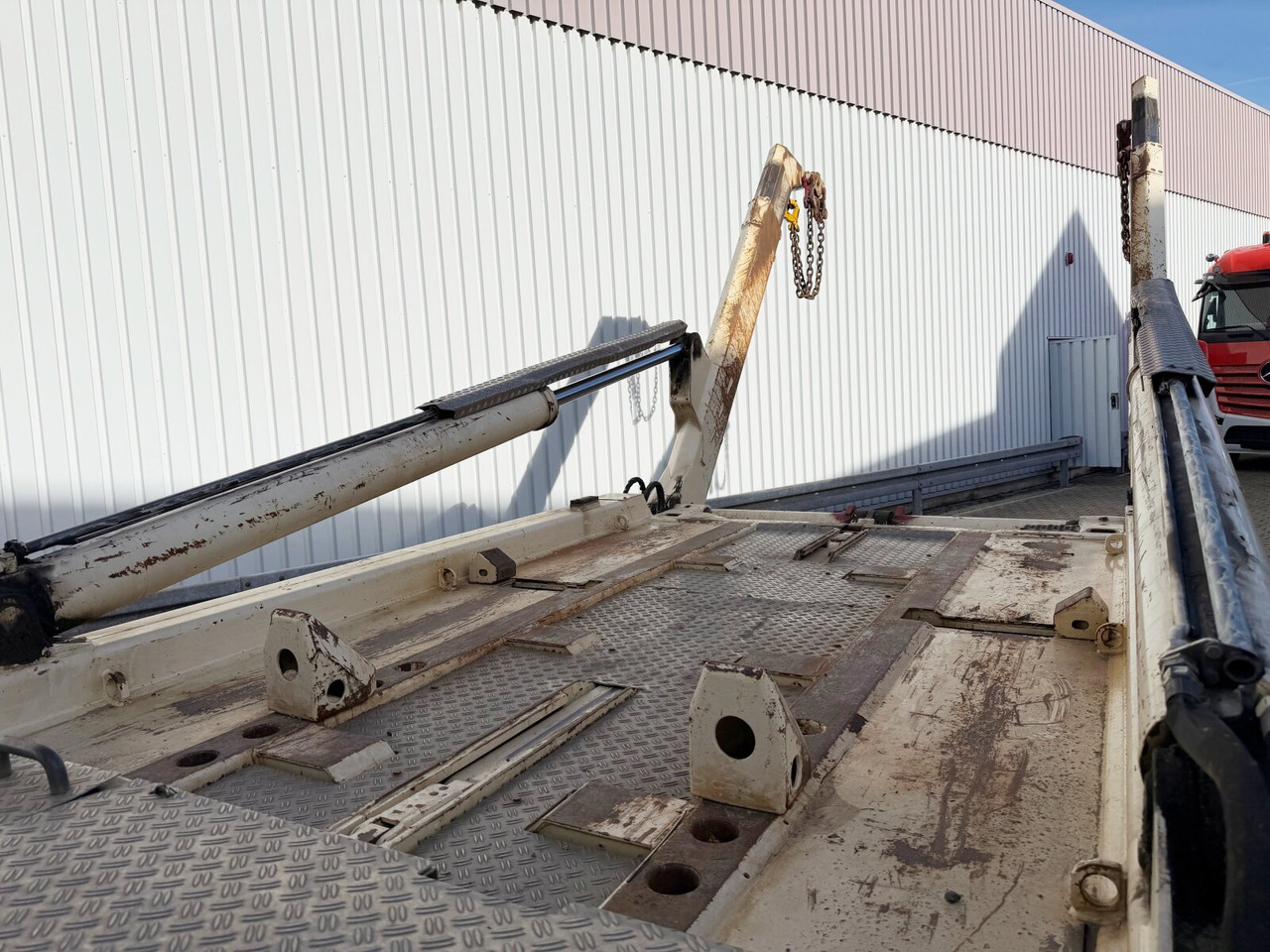 Scania P 320/400 6x2-4 P 320/400 6x2-4, Lenk-/Liftachse, Tele-Absetzanlage, Funk - Skip loader truck: picture 2 Scania P 320/400 6x2-4 P 320/400 6x2-4, Lenk-/Liftachse, Tele-Absetzanlage, Funk - Skip loader truck: picture 2