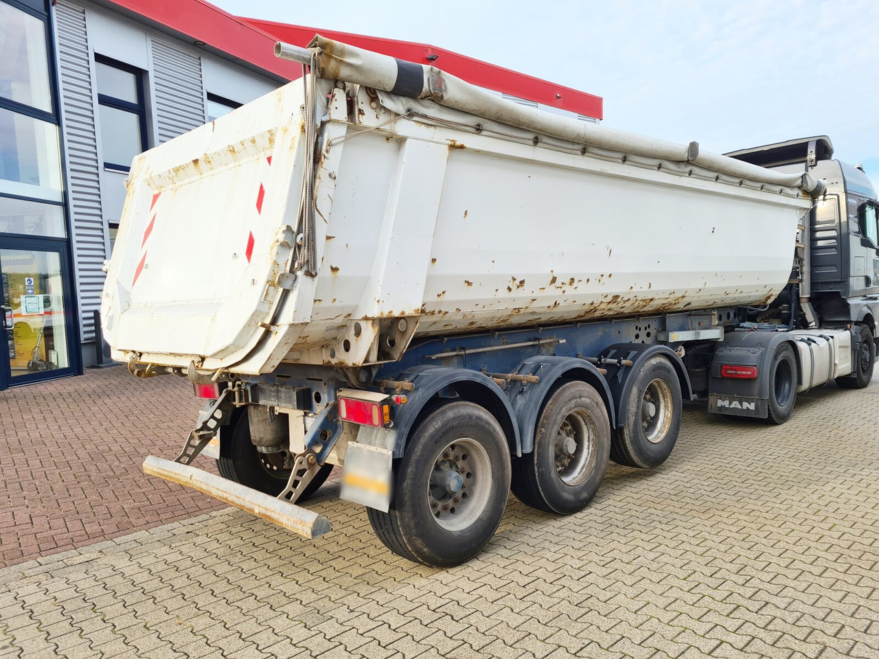 Tipper semi-trailer Schmitz Cargobull SKI 24 SL 7.2 SKI 24 SL 7.2, Stahlmulde ca. 24m³, Liftachse: picture 6 Tipper semi-trailer Schmitz Cargobull SKI 24 SL 7.2 SKI 24 SL 7.2, Stahlmulde ca. 24m³, Liftachse: picture 6