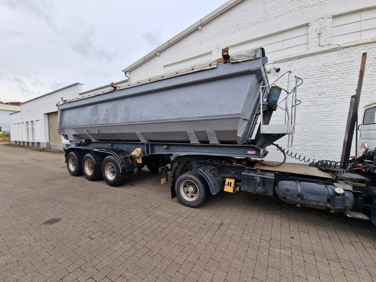 Meierling MKS 24 Meierling Combimulde MSK 24, 5.600 kg Leergew., 24 cbm - Semi-trailer: picture 3 Meierling MKS 24 Meierling Combimulde MSK 24, 5.600 kg Leergew., 24 cbm - Semi-trailer: picture 3