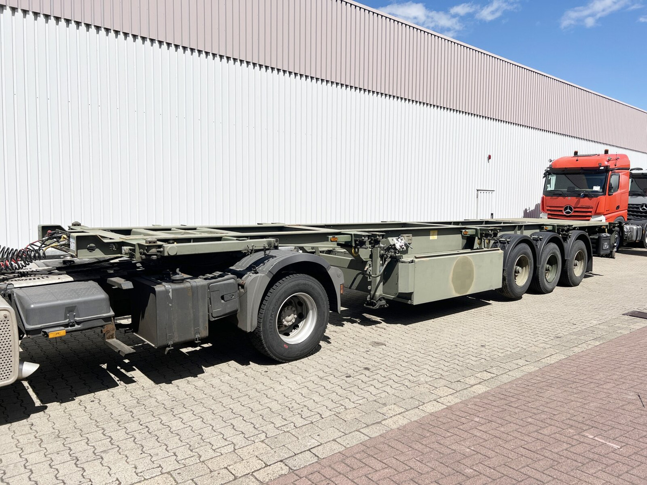Schmitz Cargobull SCF 24 Containerchassis SCF 24 Containerchassis, 2x20/20/30/40ft, Ex-! - Semi-trailer: picture 1 Schmitz Cargobull SCF 24 Containerchassis SCF 24 Containerchassis, 2x20/20/30/40ft, Ex-! - Semi-trailer: picture 1