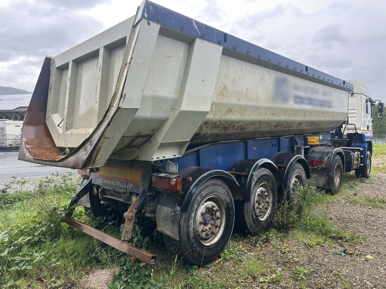 Schwarzmüller HKS 3/E-S1 HKS 3/E-S1, Liftachse, 25m³ - Semi-trailer: picture 2 Schwarzmüller HKS 3/E-S1 HKS 3/E-S1, Liftachse, 25m³ - Semi-trailer: picture 2