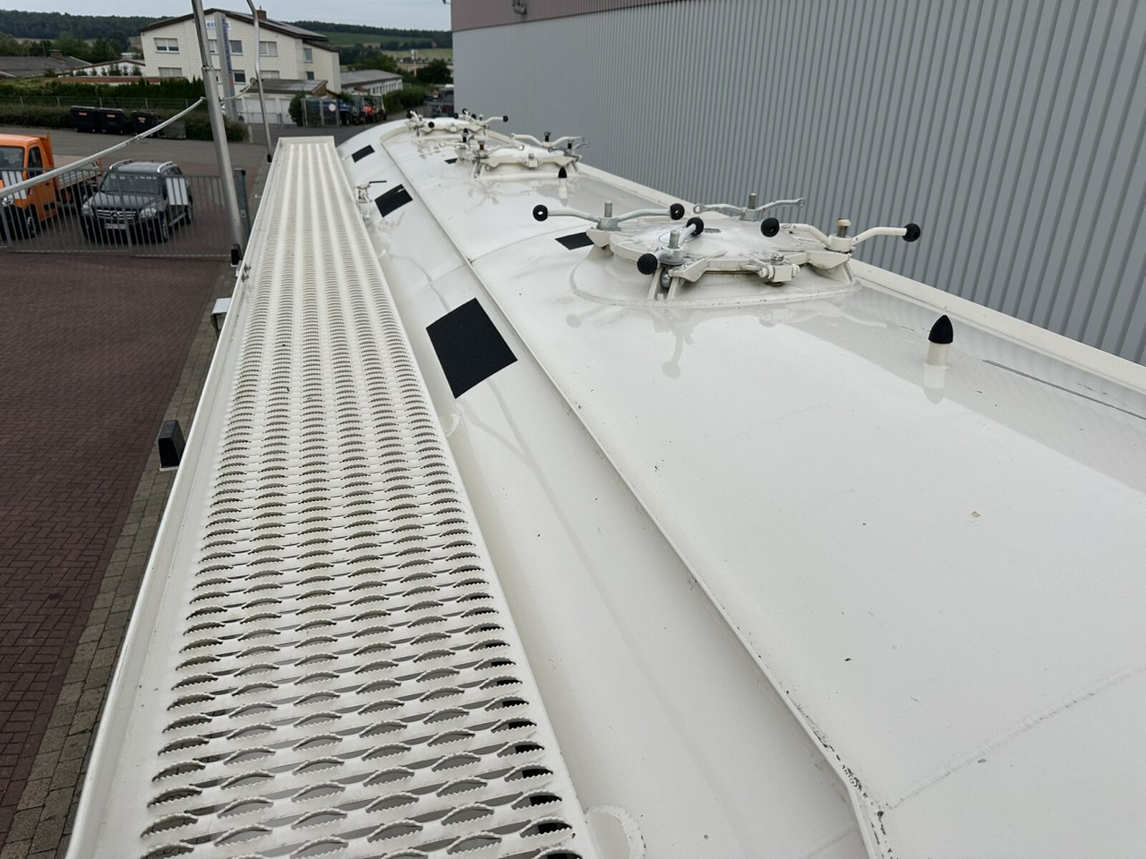 Spitzer SF 2739/2P SF 2739/2P Siloauflieger ca. 39m³, 2x Liftachse - Silo semi-trailer: picture 4 Spitzer SF 2739/2P SF 2739/2P Siloauflieger ca. 39m³, 2x Liftachse - Silo semi-trailer: picture 4