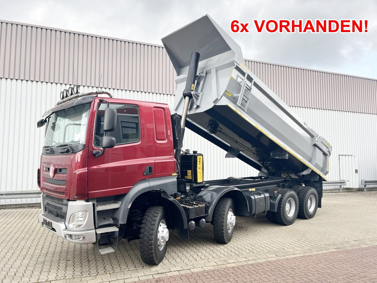 Tatra Phoenix 8x8 Phoenix 8x8, Stahlmulde ca. 22m³, hydr. Heckklappe - Dumper: picture 1 Tatra Phoenix 8x8 Phoenix 8x8, Stahlmulde ca. 22m³, hydr. Heckklappe - Dumper: picture 1