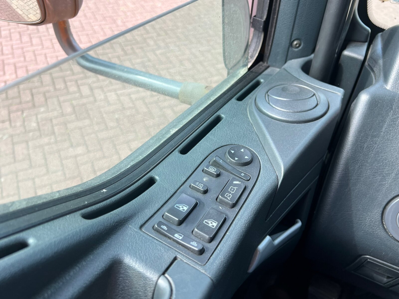 MAN TGL 8.220 4X2 BL TGL 8.220 4X2 BL - Tractor unit: picture 4 MAN TGL 8.220 4X2 BL TGL 8.220 4X2 BL - Tractor unit: picture 4