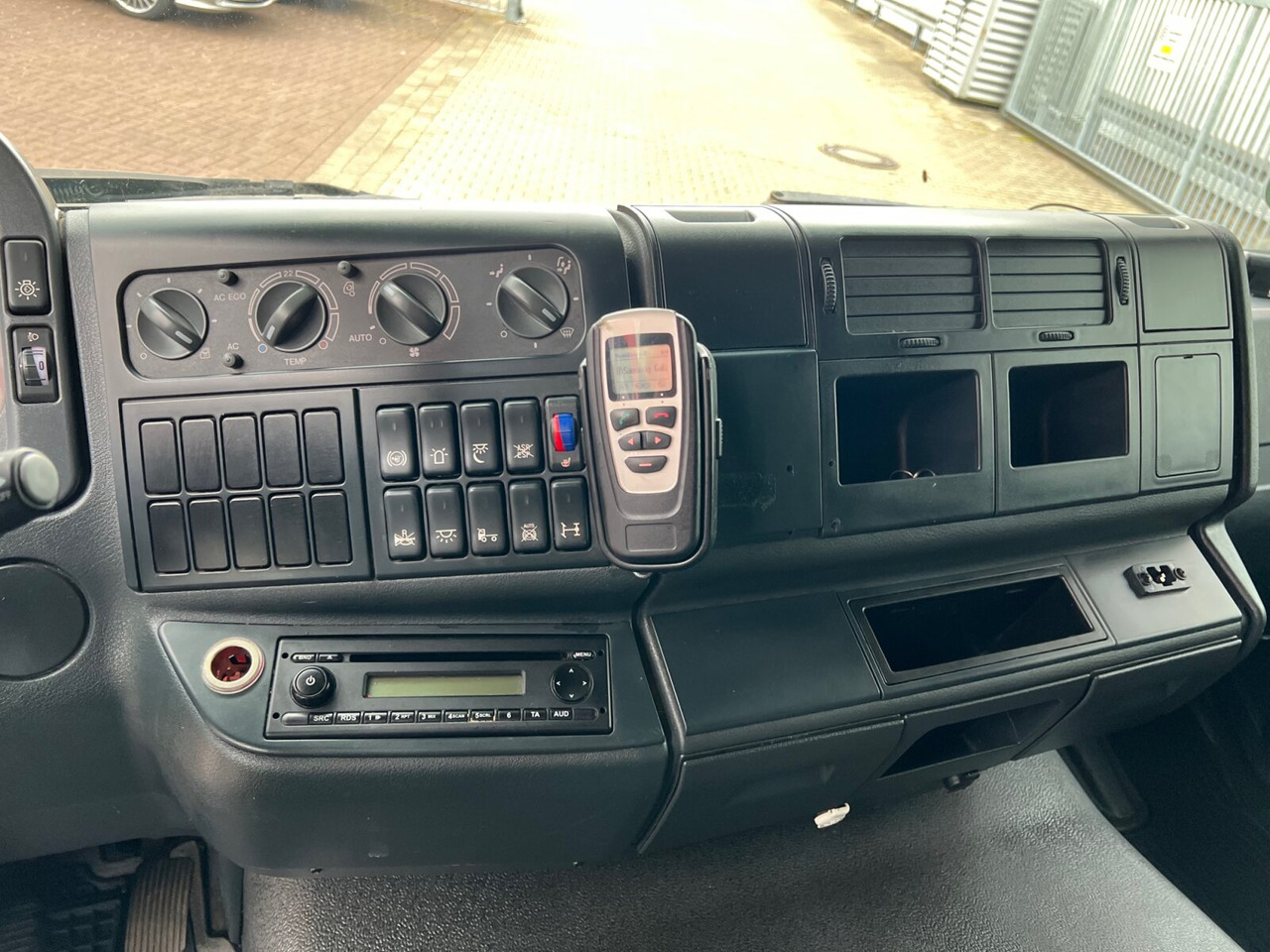 Tractor unit MAN TGL 8.220 4X2 BL TGL 8.220 4X2 BL: picture 5