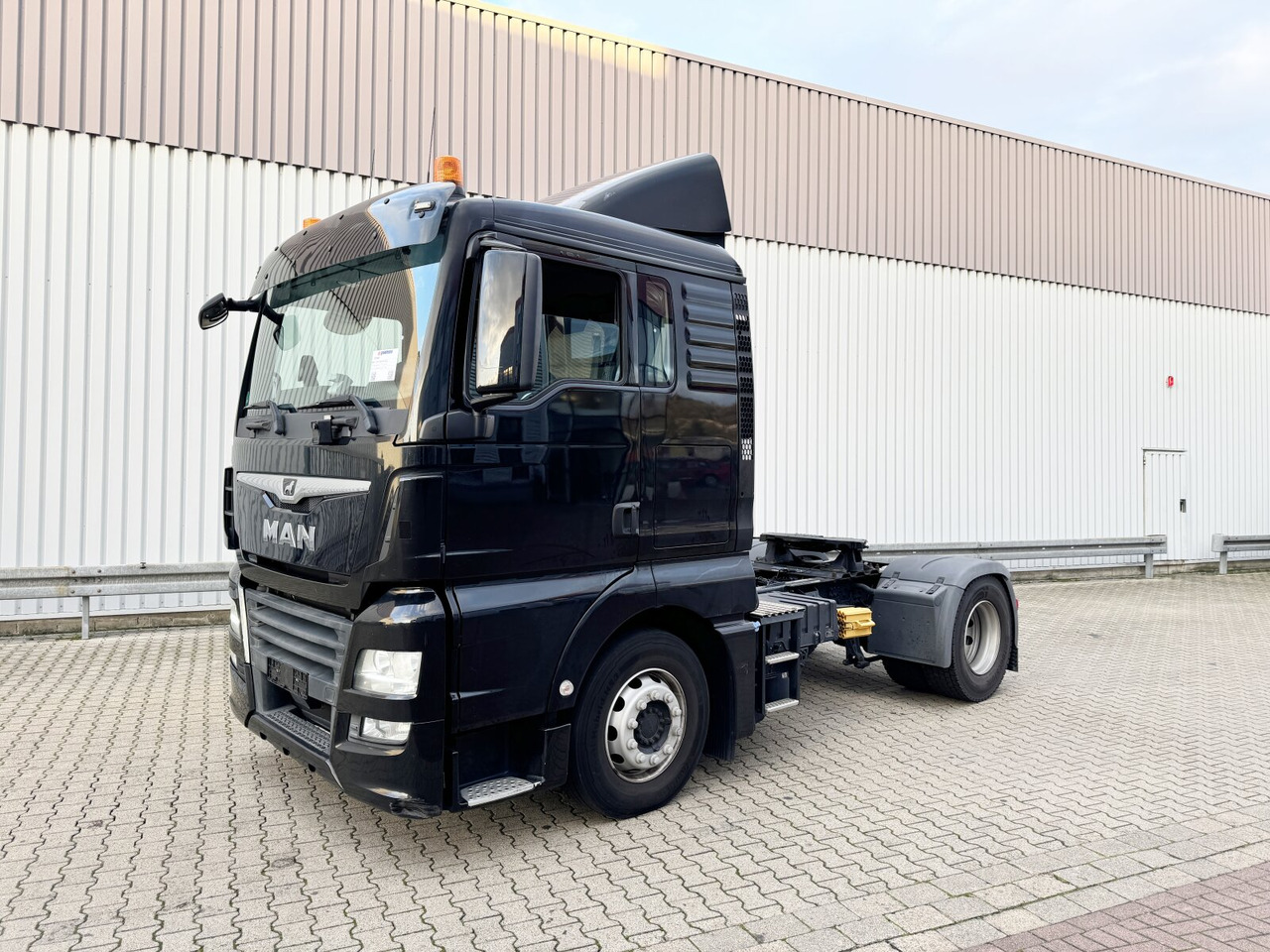 MAN TGX 18.420 4x2 BLS TGX 18.420 4X2 BLS, Retarder - Tractor unit: picture 1 MAN TGX 18.420 4x2 BLS TGX 18.420 4X2 BLS, Retarder - Tractor unit: picture 1