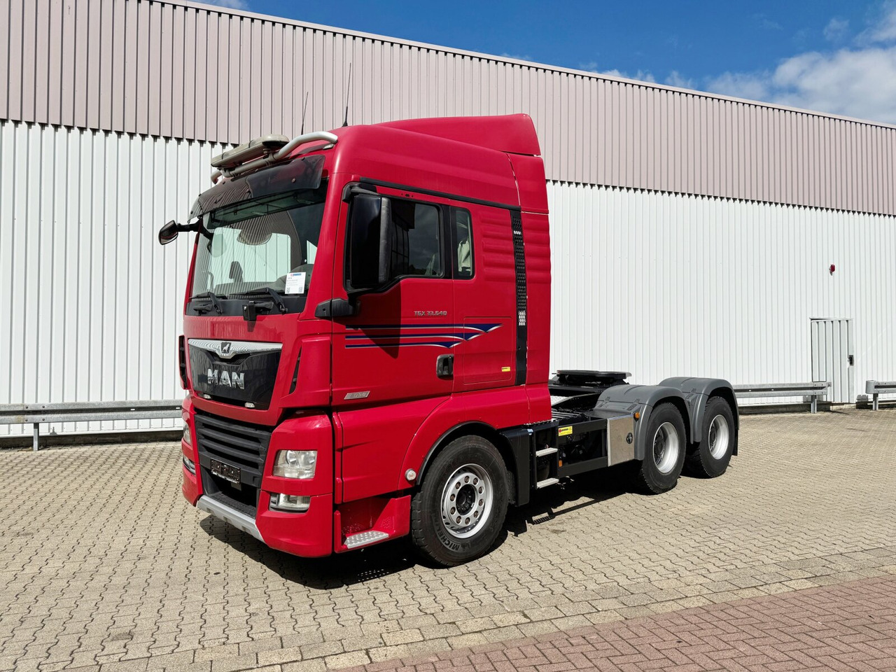MAN TGX 33.640 6X4 BLS TGX 33.640 6X4 BLS, Retarder, Hydraulik, 70t - Tractor unit: picture 1 MAN TGX 33.640 6X4 BLS TGX 33.640 6X4 BLS, Retarder, Hydraulik, 70t - Tractor unit: picture 1