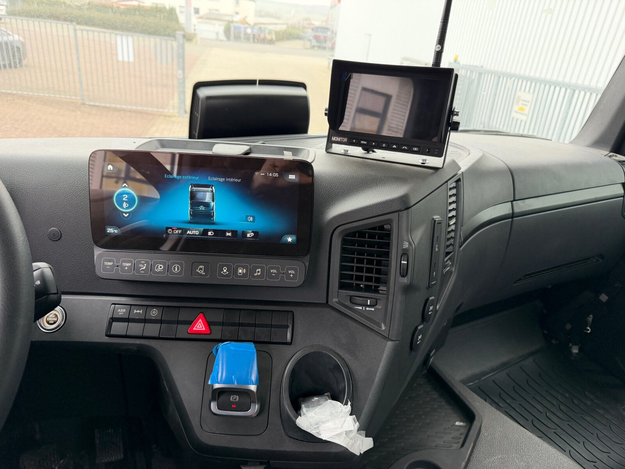 Mercedes-Benz Arocs 1840 K 4x2 Arocs 1840 K 4x2, MultimediaCockpit, 2x Nebenantrieb, NMV & Motorabtrieb - Tractor unit: picture 5 Mercedes-Benz Arocs 1840 K 4x2 Arocs 1840 K 4x2, MultimediaCockpit, 2x Nebenantrieb, NMV & Motorabtrieb - Tractor unit: picture 5