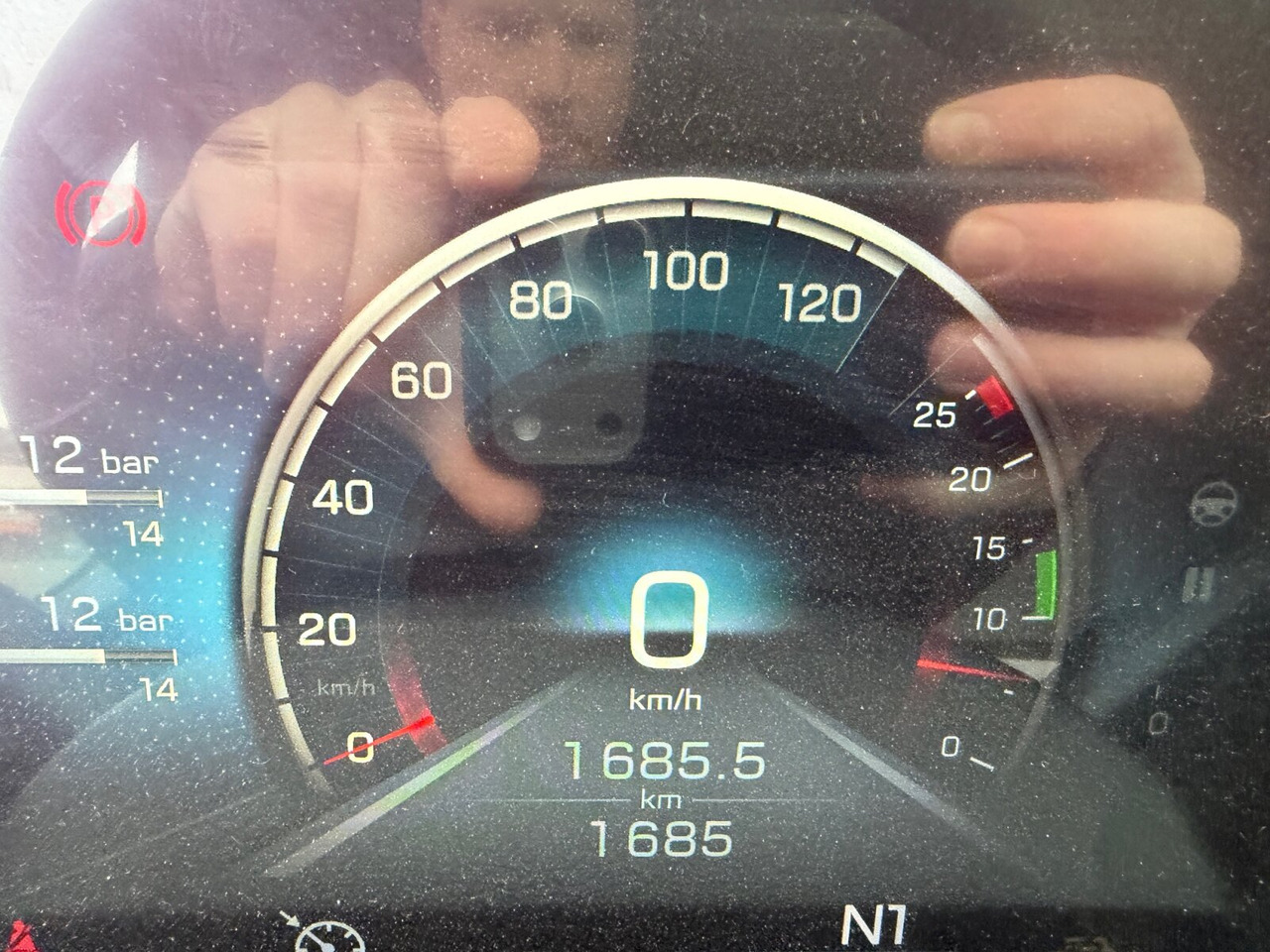 Mercedes-Benz Arocs 1840 K 4x2 Arocs 1840 K 4x2, MultimediaCockpit, 2x Nebenantrieb, NMV & Motorabtrieb - Tractor unit: picture 4 Mercedes-Benz Arocs 1840 K 4x2 Arocs 1840 K 4x2, MultimediaCockpit, 2x Nebenantrieb, NMV & Motorabtrieb - Tractor unit: picture 4