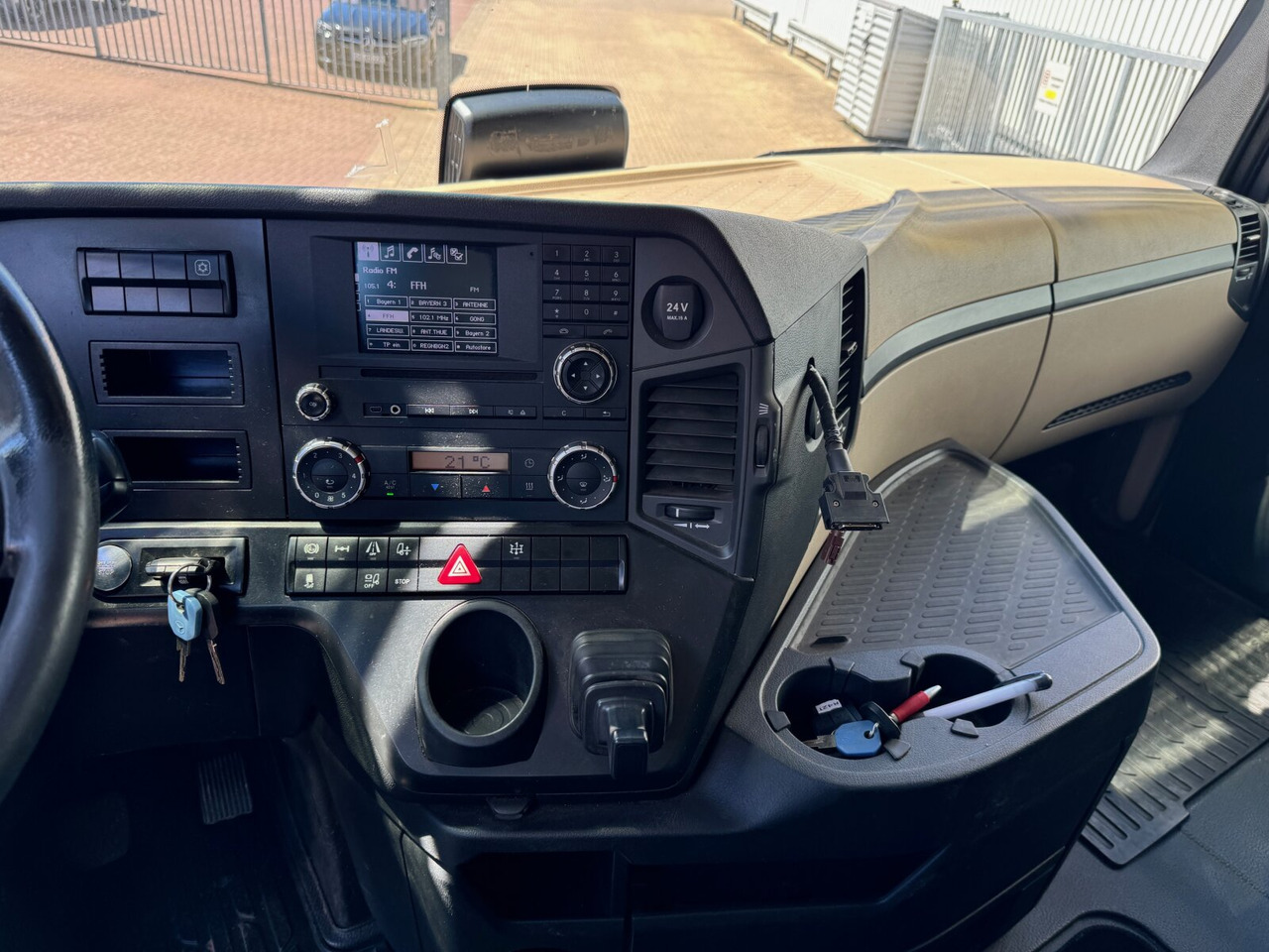 Mercedes-Benz Arocs 1842 LS 4x2 Arocs 1842 LS 4x2, Retarder, StreamSpace, Hydraulik - Tractor unit: picture 4 Mercedes-Benz Arocs 1842 LS 4x2 Arocs 1842 LS 4x2, Retarder, StreamSpace, Hydraulik - Tractor unit: picture 4