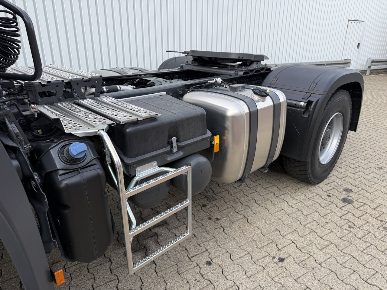 Mercedes-Benz Arocs 1853 AS 4x4 Arocs 1853 AS 4x4, Retarder, MultimediaCockpit, Navi - Tractor unit: picture 2 Mercedes-Benz Arocs 1853 AS 4x4 Arocs 1853 AS 4x4, Retarder, MultimediaCockpit, Navi - Tractor unit: picture 2