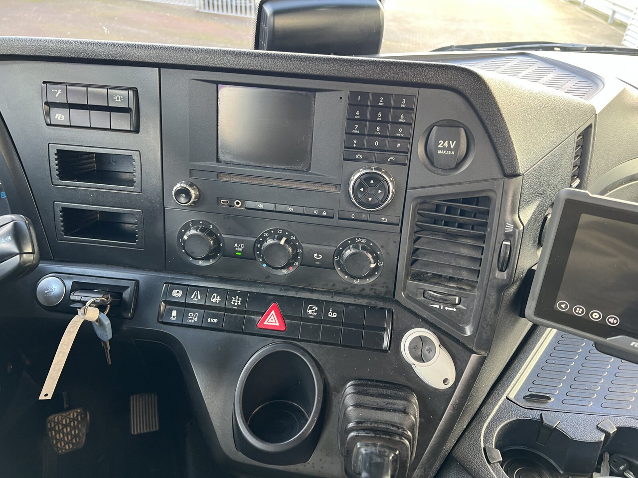 Tractor unit Mercedes-Benz Arocs 2648 LS 6x4 Arocs 2648 LS 6x4, Retarder, Kipphydraulik: picture 7