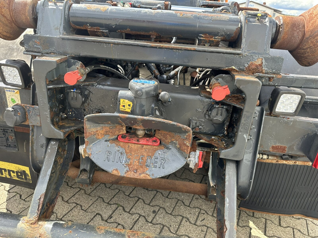 Trakker AD190T33WP 4x4 Trakker AD190T33WP 4x4, Winterdienstausstattung - Hook lift truck: picture 3 Trakker AD190T33WP 4x4 Trakker AD190T33WP 4x4, Winterdienstausstattung - Hook lift truck: picture 3