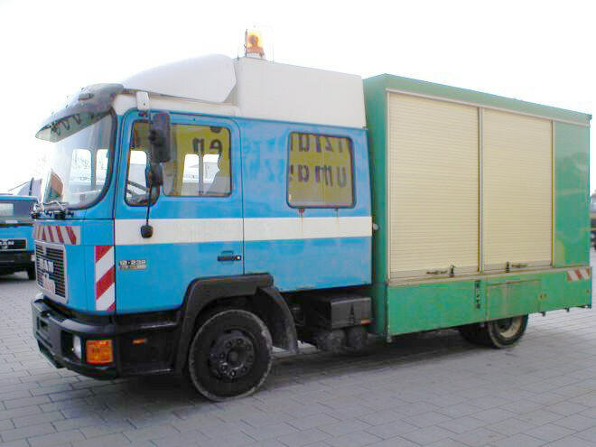 MAN M02 12.232 4x2 Spülwagen - Truck: picture 1 MAN M02 12.232 4x2 Spülwagen - Truck: picture 1
