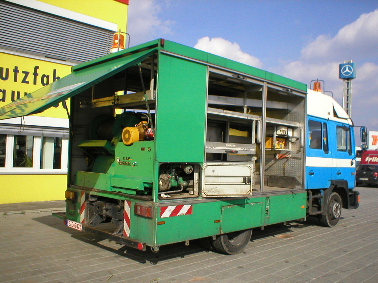 MAN M02 12.232 4x2 Spülwagen - Truck: picture 3 MAN M02 12.232 4x2 Spülwagen - Truck: picture 3