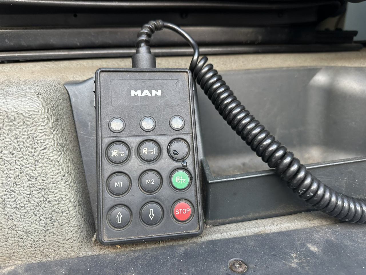 MAN TGA 18.350 4x2 LL TGA 18.350 4x2 LL, Fahrschulausstattung - Truck: picture 5 MAN TGA 18.350 4x2 LL TGA 18.350 4x2 LL, Fahrschulausstattung - Truck: picture 5