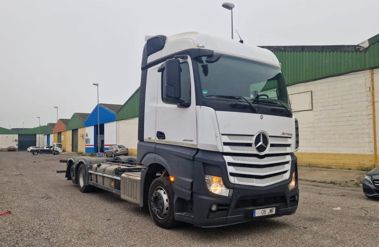 Mercedes-Benz Actros 2545 6x2 - Truck: picture 4 Mercedes-Benz Actros 2545 6x2 - Truck: picture 4