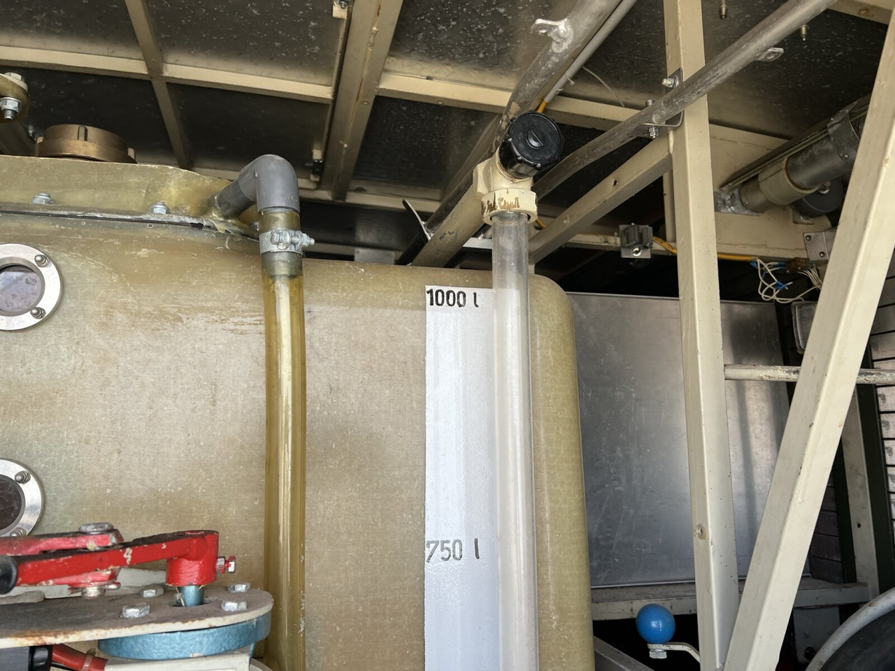 Unimog U 1300 L 435/11 4x4 U 1300 L 435/11 4x4, Bundeswehr-Feuerwehr - Fire truck: picture 4 Unimog U 1300 L 435/11 4x4 U 1300 L 435/11 4x4, Bundeswehr-Feuerwehr - Fire truck: picture 4