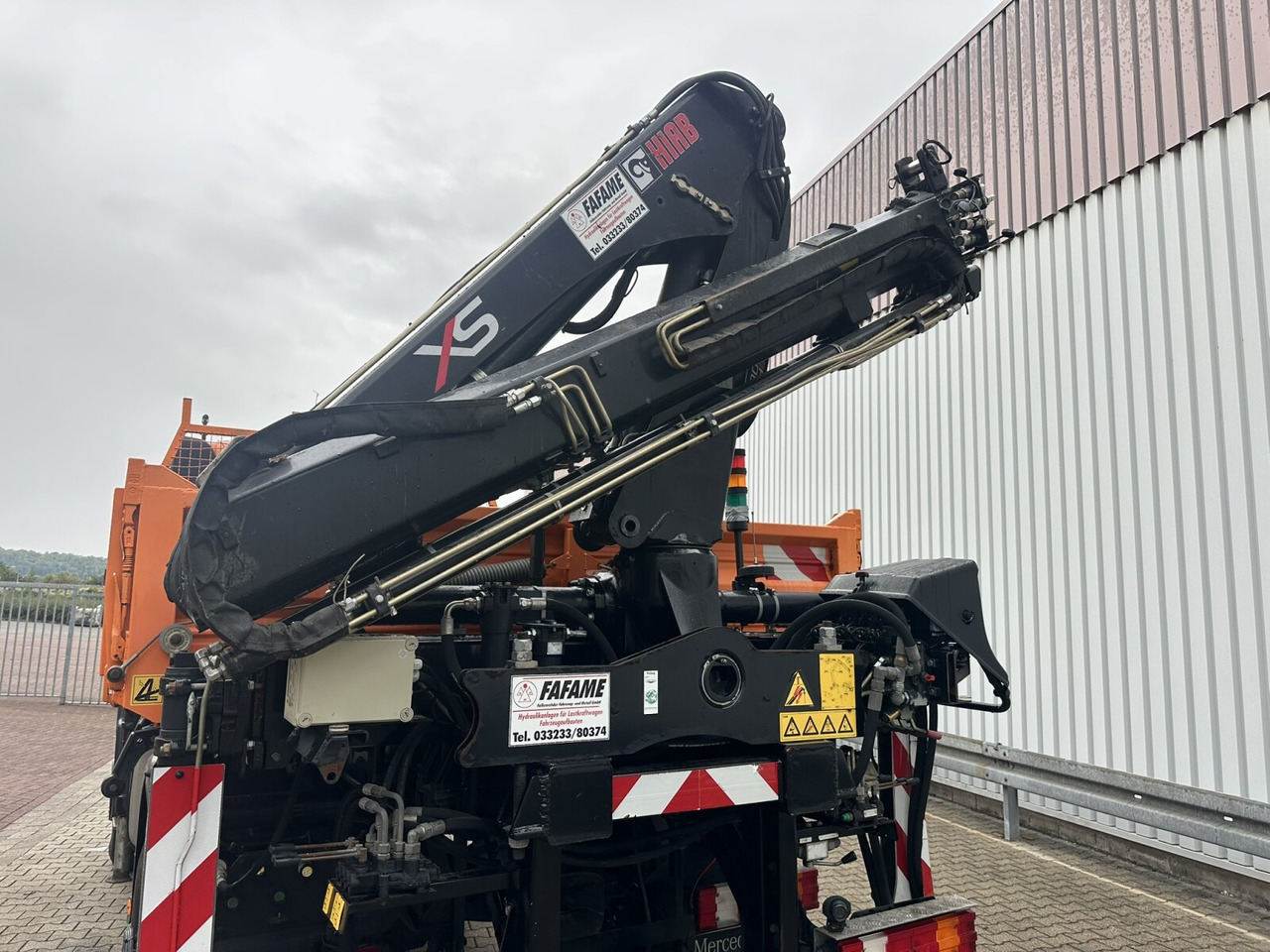 Unimog U500 4x4 U500 4x4 405/40 mit Heckkran Hiab 077-1 HiDuo, absattelbar, Funk - Van: picture 3 Unimog U500 4x4 U500 4x4 405/40 mit Heckkran Hiab 077-1 HiDuo, absattelbar, Funk - Van: picture 3