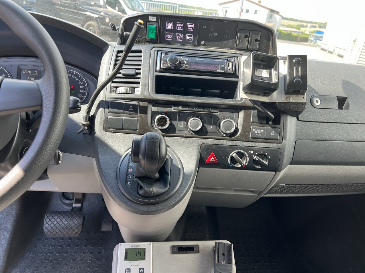 Ambulance Volkswagen T5 2.0 TDI 4x2 T5 2.0 TDI 4x2, Krankenwagen: picture 6