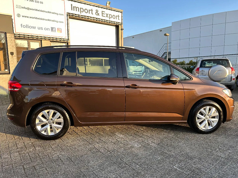 Volkswagen Touran 1.2 TSI COMFORTLINE + APK / TUV + 4 WINTER TYRES WITH RIMS + NAVI + MARGE - Car: picture 5 Volkswagen Touran 1.2 TSI COMFORTLINE + APK / TUV + 4 WINTER TYRES WITH RIMS + NAVI + MARGE - Car: picture 5