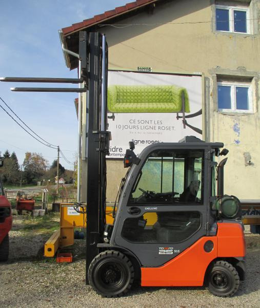 Toyota 8FGF25 - LPG forklift: picture 1 Toyota 8FGF25 - LPG forklift: picture 1