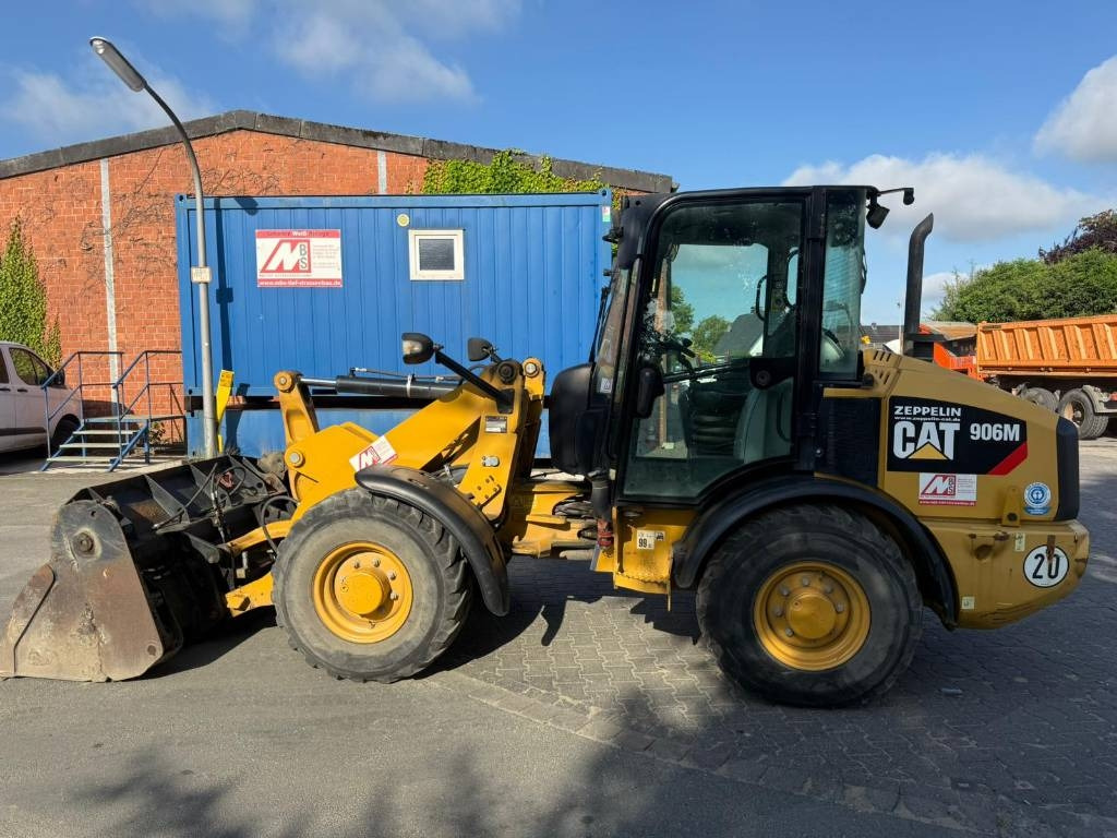 CAT 906M 1831h  - Wheel loader: picture 1 CAT 906M 1831h  - Wheel loader: picture 1
