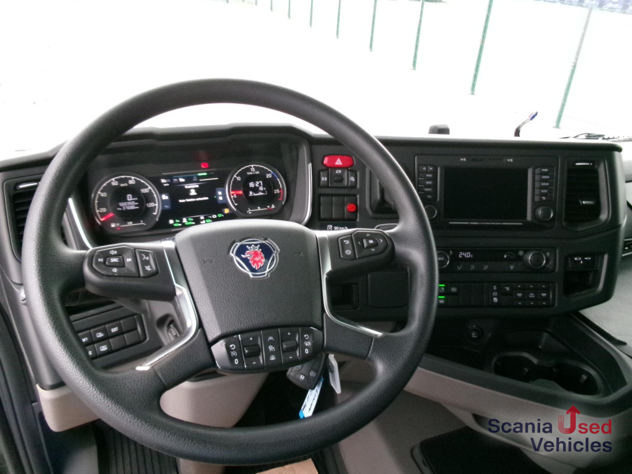 SCANIA R 450 A4x2NA - Tractor unit: picture 3 SCANIA R 450 A4x2NA - Tractor unit: picture 3