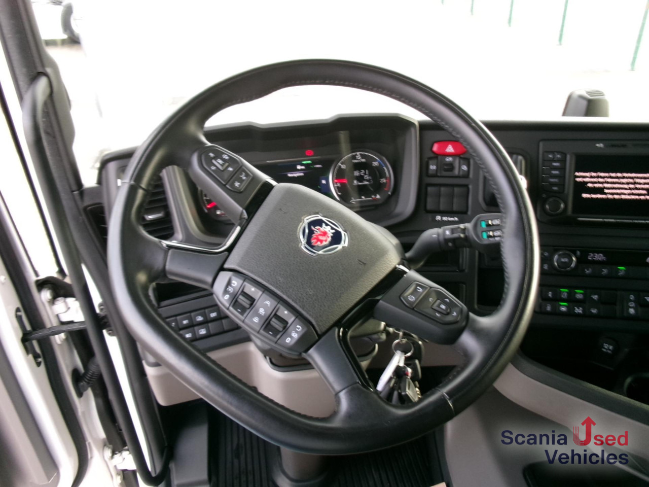 SCANIA R 460 A4x2NA 2 Tanks Standklima TOP!!! - Tractor unit: picture 5 SCANIA R 460 A4x2NA 2 Tanks Standklima TOP!!! - Tractor unit: picture 5