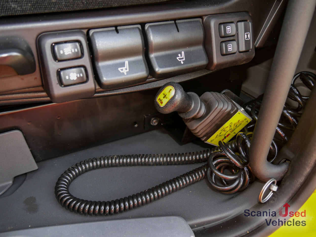 SCANIA R 500 A4x2NB - Voll-Luft / N-Dach / Hydraulik - - Tractor unit: picture 3 SCANIA R 500 A4x2NB - Voll-Luft / N-Dach / Hydraulik - - Tractor unit: picture 3