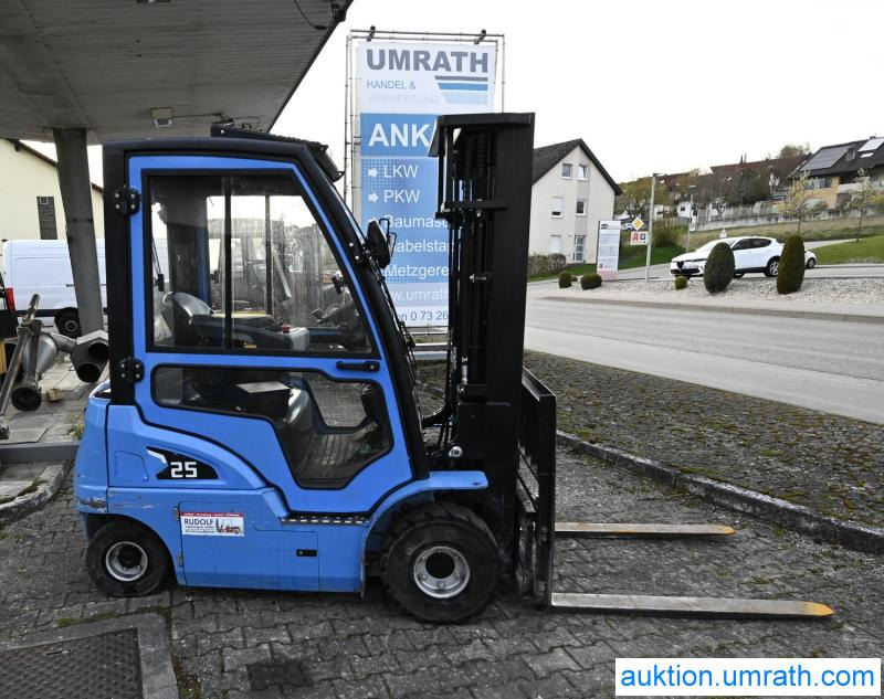 Elektrostapler Gabelstapler Hangcha CPD 25 XD4 - S126 Lithium Ionen Akku Kabine Vollfreihub Triplexmast mit Seitenschieber - Electric forklift: picture 1 Elektrostapler Gabelstapler Hangcha CPD 25 XD4 - S126 Lithium Ionen Akku Kabine Vollfreihub Triplexmast mit Seitenschieber - Electric forklift: picture 1