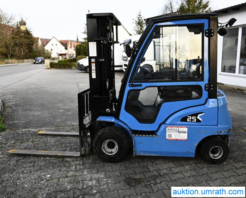 Elektrostapler Gabelstapler Hangcha CPD 25 XD4 - S126 Lithium Ionen Akku Kabine Vollfreihub Triplexmast mit Seitenschieber - Electric forklift: picture 5 Elektrostapler Gabelstapler Hangcha CPD 25 XD4 - S126 Lithium Ionen Akku Kabine Vollfreihub Triplexmast mit Seitenschieber - Electric forklift: picture 5